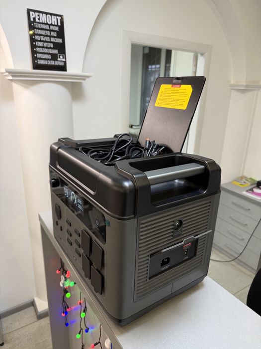 Зарядна станція Oukitel P2001E Plus 2400W