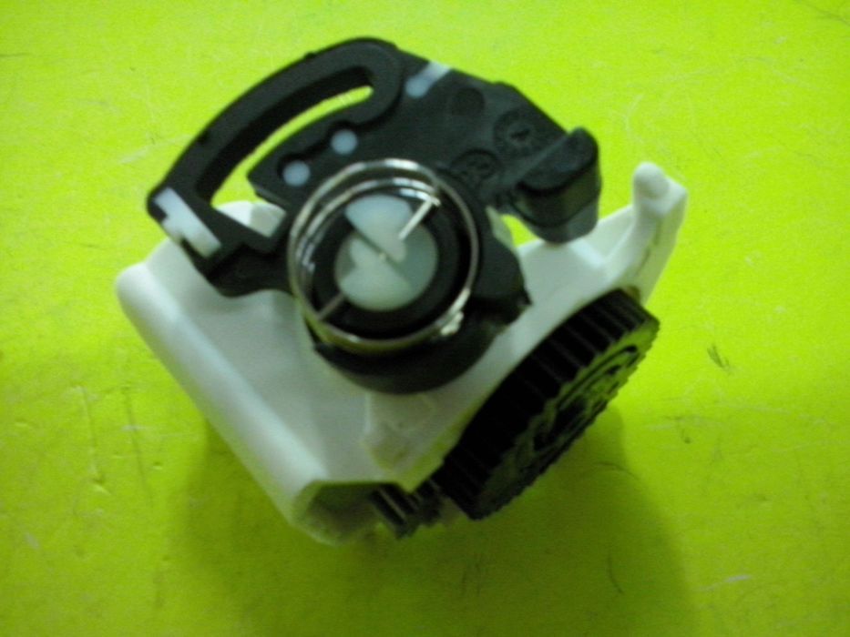 Motor do fecho da tampa da mala Renault Clio II Megane scénic