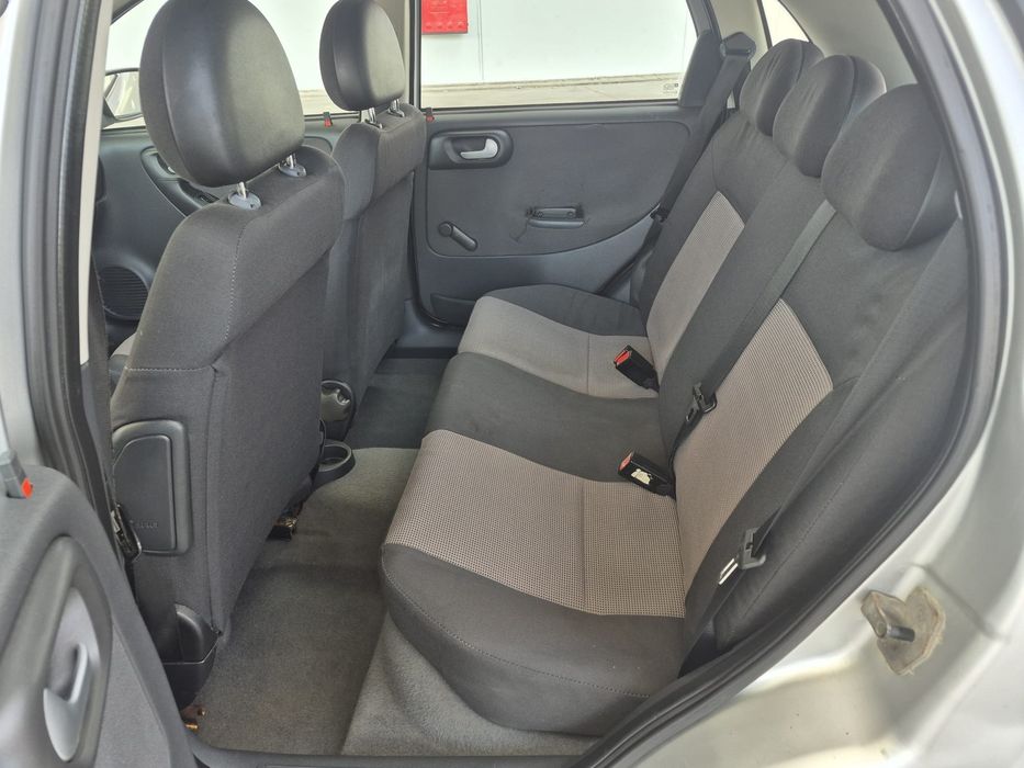 Opel Corsa 1.2 Gasolina – 2004