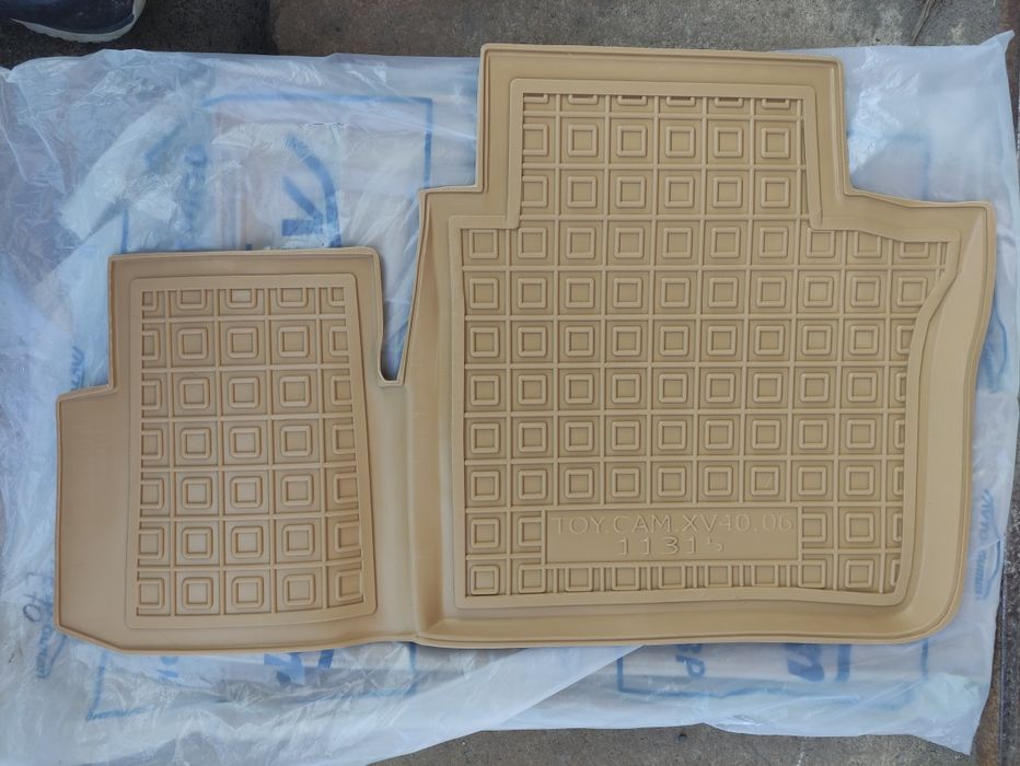 Бежевые ковры салона и багажника на все авто