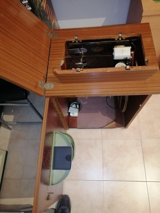 Máquina de Costura Singer