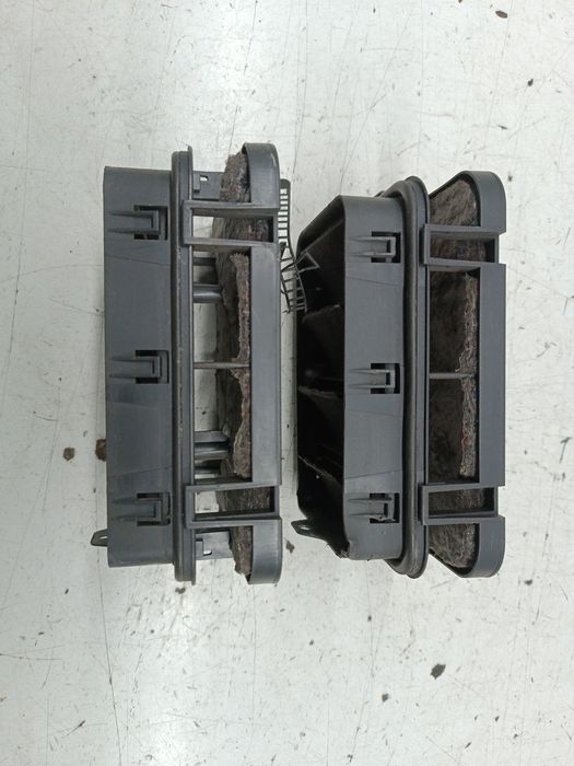 Painel de Ventilação da Carroceria - BMW 1 (E87) | 03 - 13