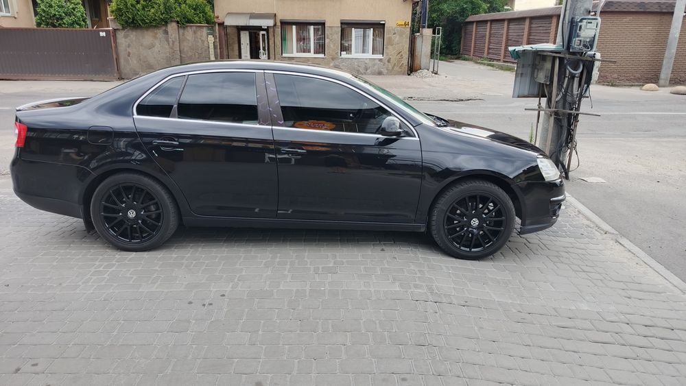 Джетта 5 1.6 fsi (можно обмен)