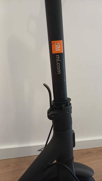 Trotinete Xiaomi Mi Essential a funcionar