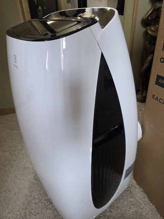 Продам кондиционер Electrolux EACM-10 HR/N3