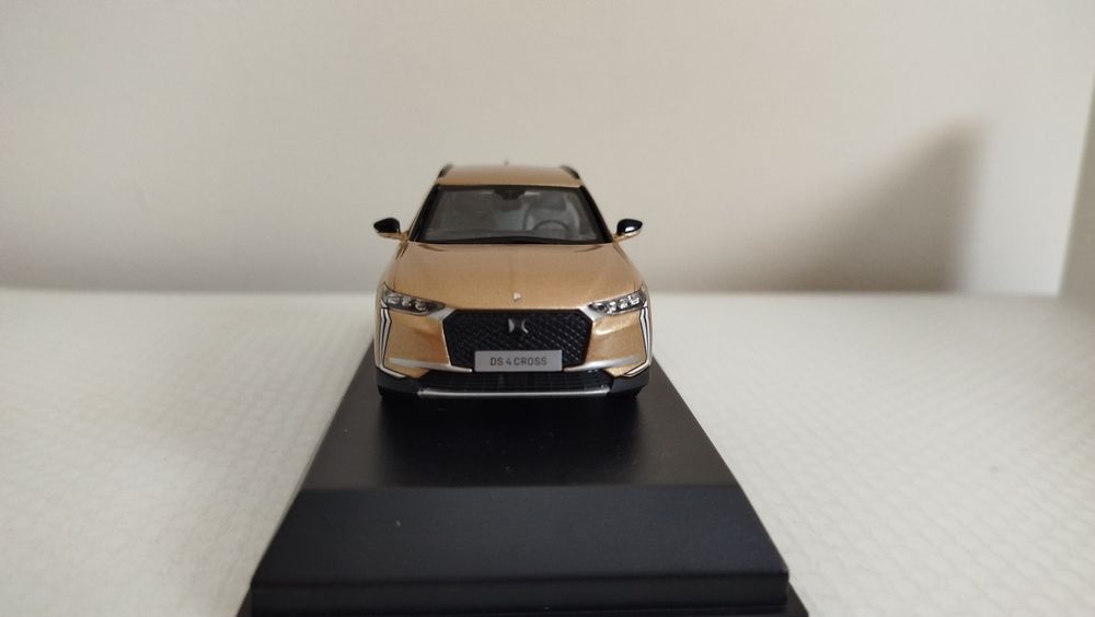 Miniatura DS4 Cross 1/43 Nova