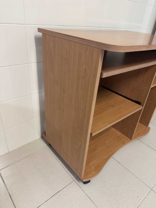 Secretária madeira castanha c/ rodas