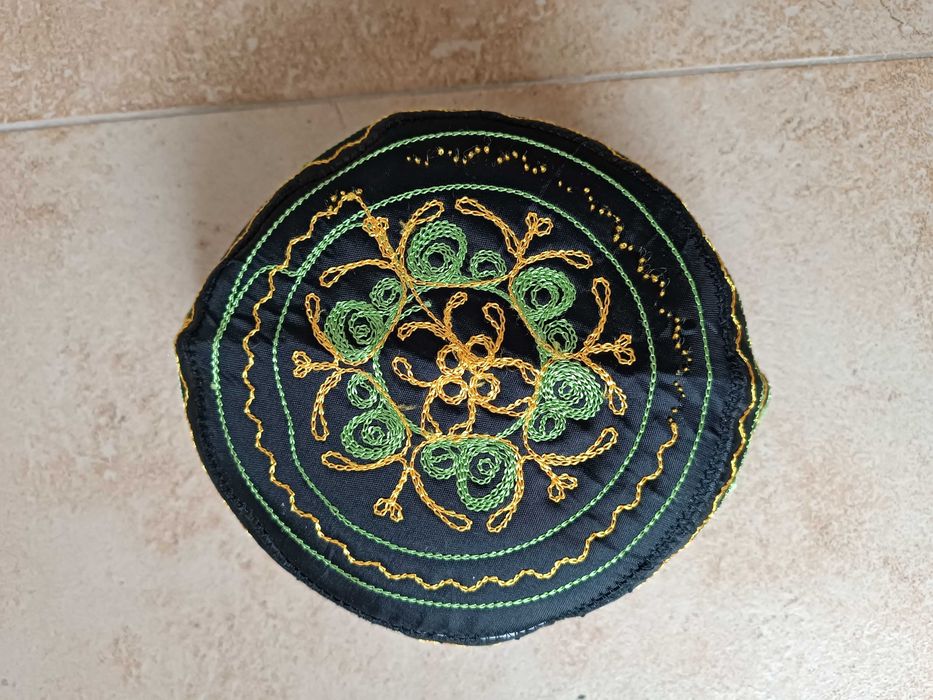 Chechia / Fez / Kufi - muzułmańska czapka, nakrycie głowy