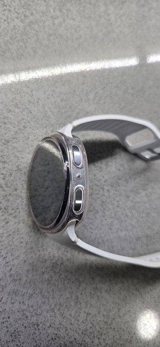 Smartwatch Samsung Galaxy Watch8

Tem 2 meses, ainda tem factura, foi muito pouco usado, sem riscos ou ma