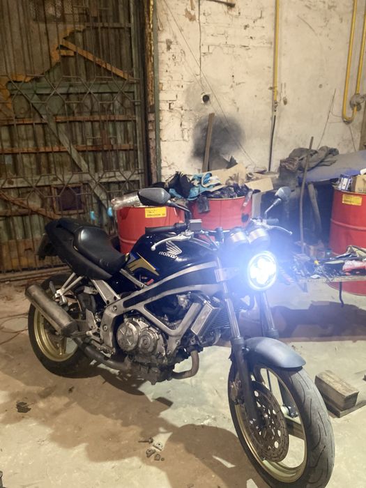 Продам Honda vt250 spada