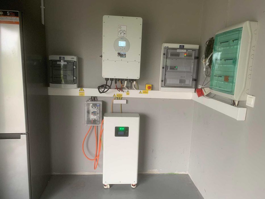 Instalacja fotowoltaiczna 12kWp + magazyn energii 48kWh + turbina 6kW