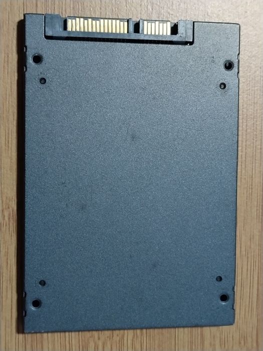 Disco SSD de marca Kingston já com os portes incluídos