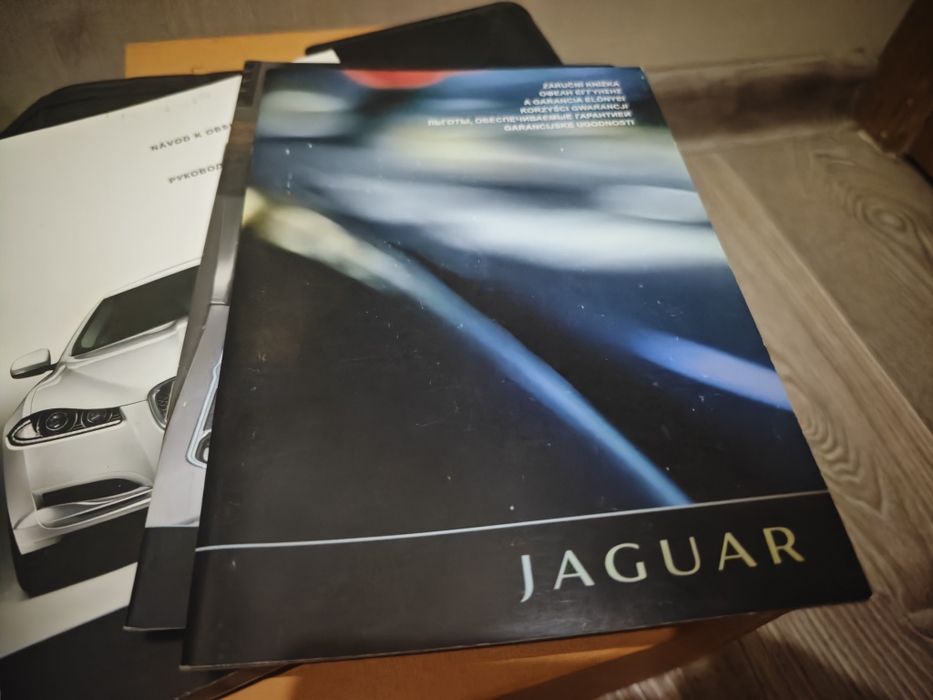 Jaguar XF 2011-2015  документация и кожанная папка