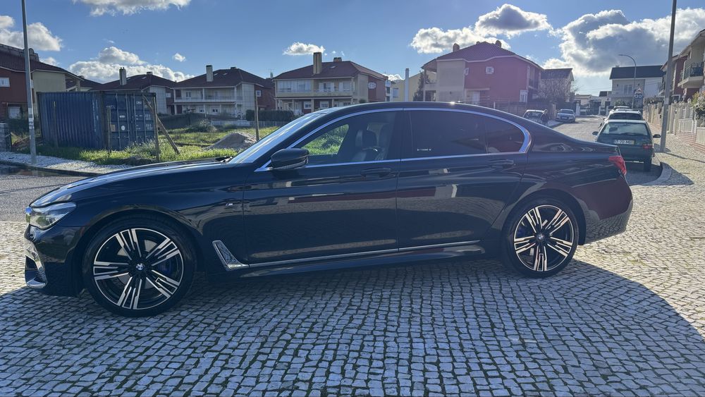 BMW 730d 265cv pack M sempre assistido na marca