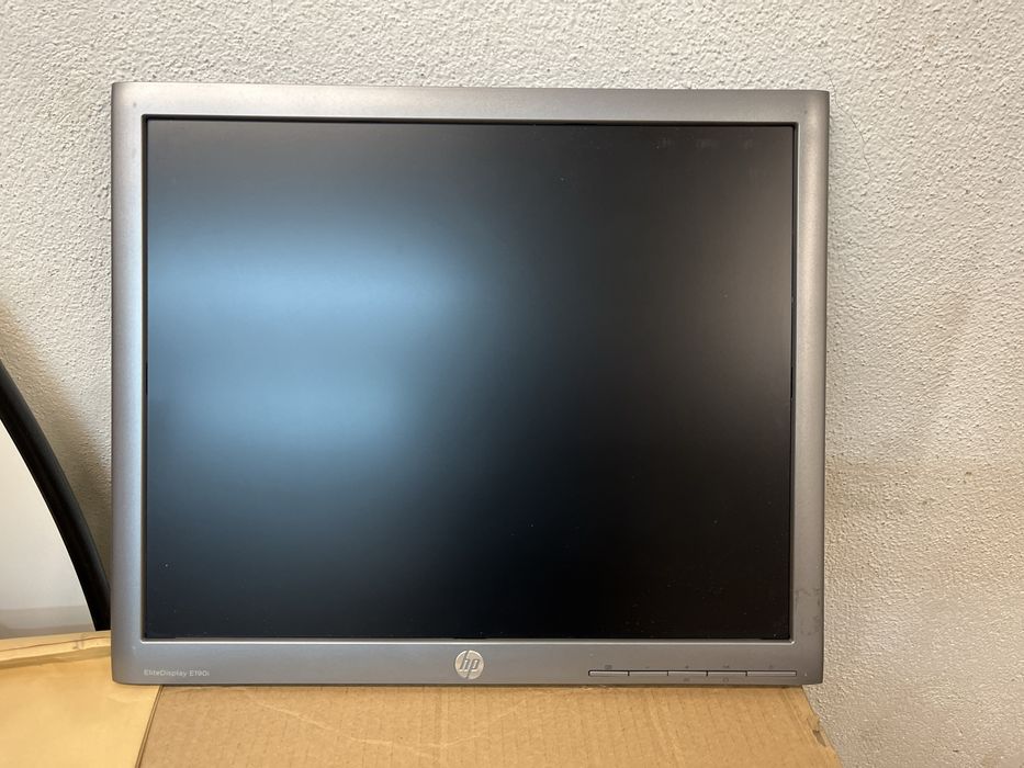 Monitor HP E 190 i