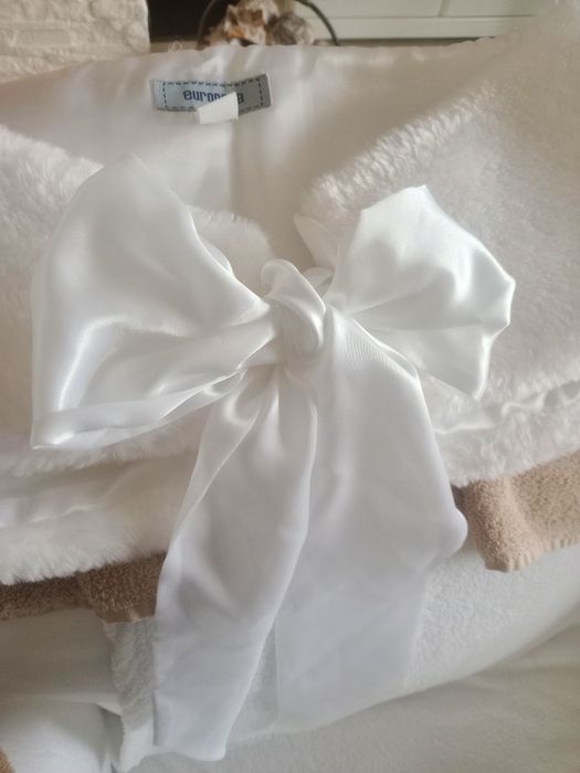 Etola ślubna z satynową kokardą bolerko ślubne