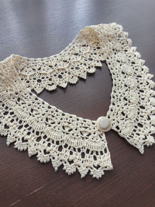 Ажурні комірці ручної роботи