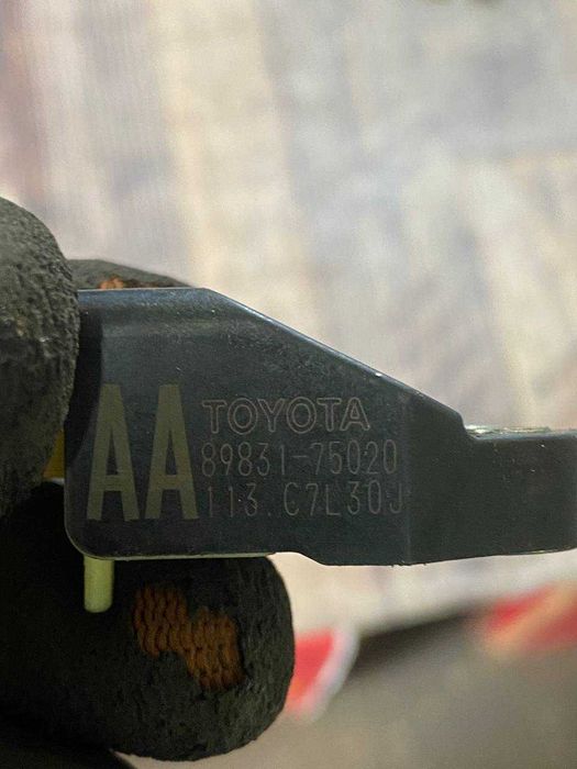 Датчик удару airbag Toyota Prius 30 2009-2015 89173--75010 / 89831--75020 / 89831--75010