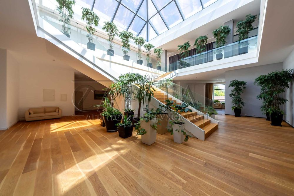 Ексклюзивна  VIP Резиденція свій парк, озеро, Обухівський район