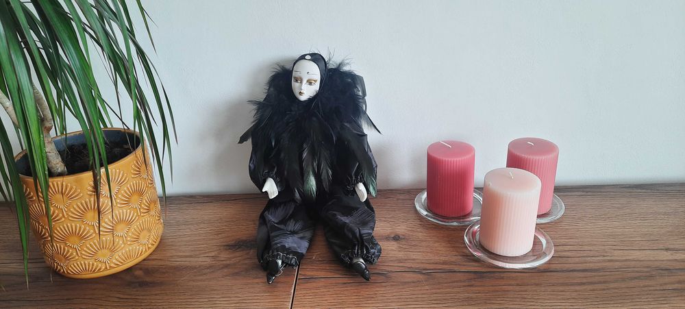 porcelanowa lalka