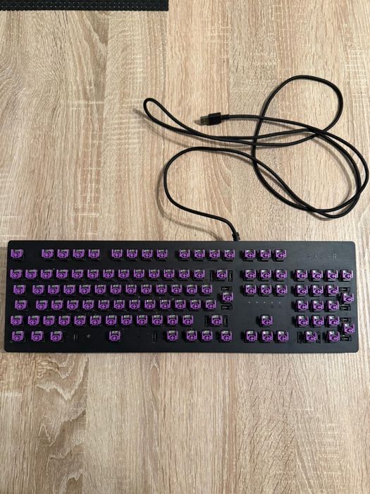 Teclado Razer huntsman 100% português ( purple switch )