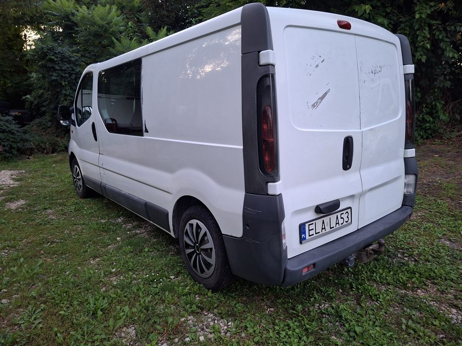 Opel Vivaro Long Brygadówka 6 osób Klima