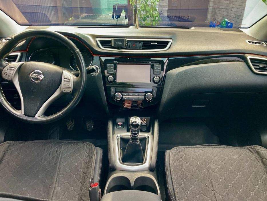 Nissan Qashqai 2013 року ,дизель-механіка(1.5)