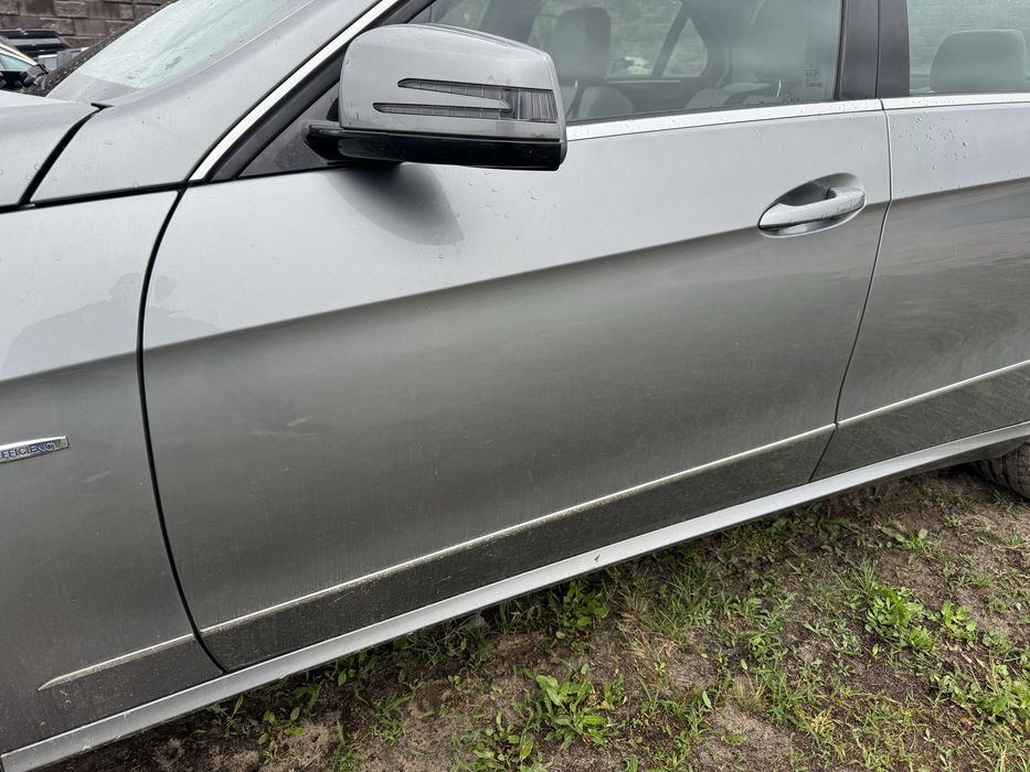 Двері w212 mercedes мерседес дверь 792 колір запчастини двери