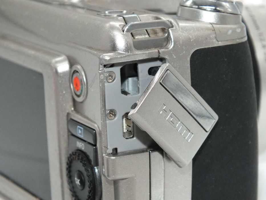 Aparat Olympus SP800UZ, nowa bateria i ładowarka.