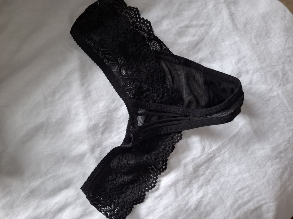 Nowe czarne Stringi majtki obsessive S
