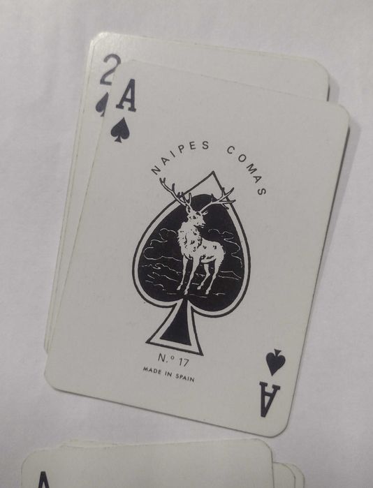 Испанские игральные карты Naipes Comas 17 poker с пластиковым покрытием. 52 карты.