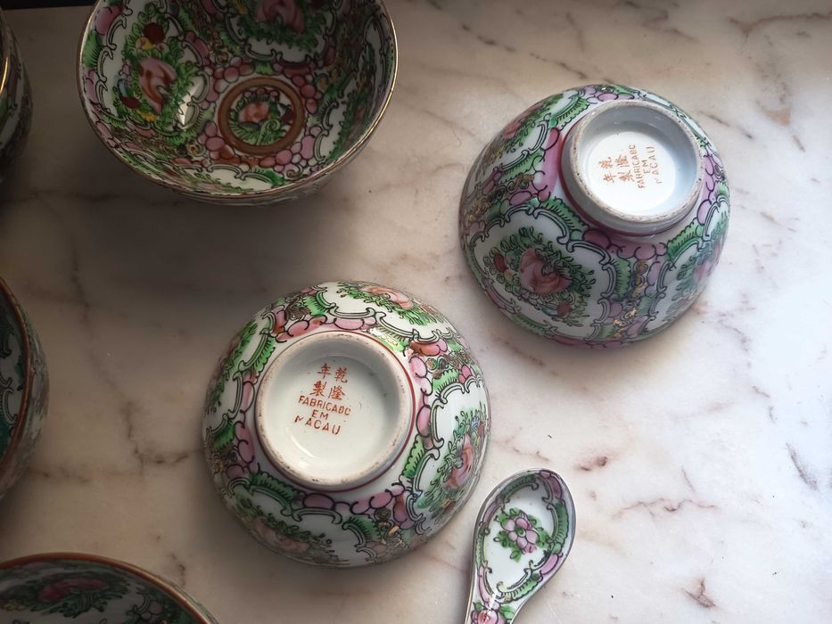 Saladeira e 12 taças porcelana - Fabricado em Macau