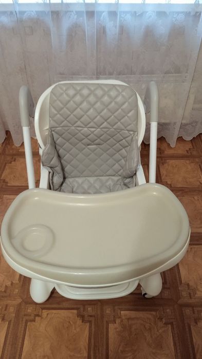 Стілець для годування