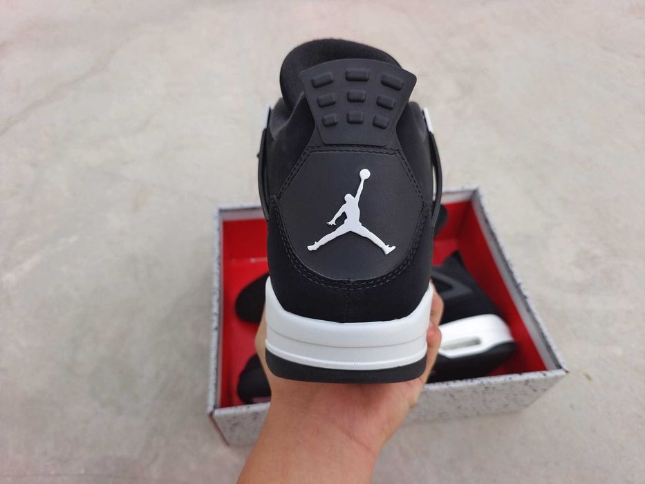 Air Jordan 4 Retro White Thunder r.43