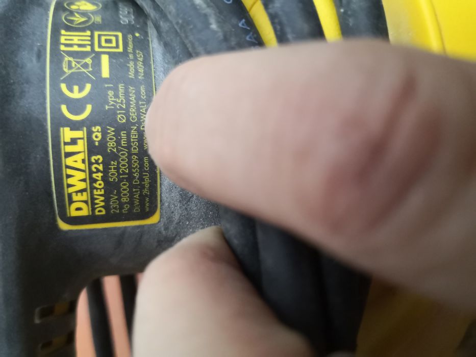 lixadeira orbital DEWALT