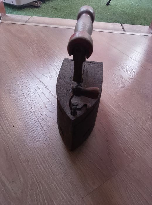 Vintage Ironing Iron64285110386563121