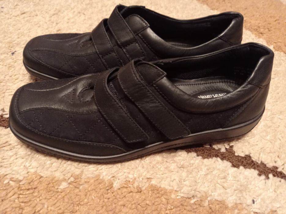 Туфлі,мокасини ,кросівки 40роз.(нові)