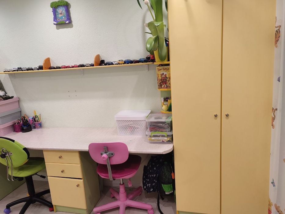 Меблі в дитячу кімнату, комплект меблів