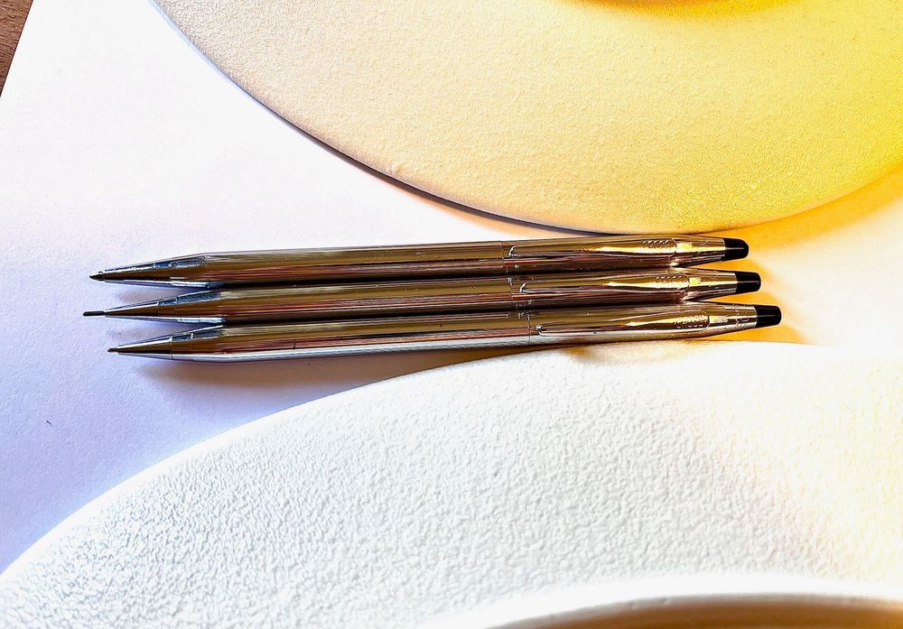 Caneta e 2 lapiseiras cromadas CROSS Classic Century Lustrous — 90€