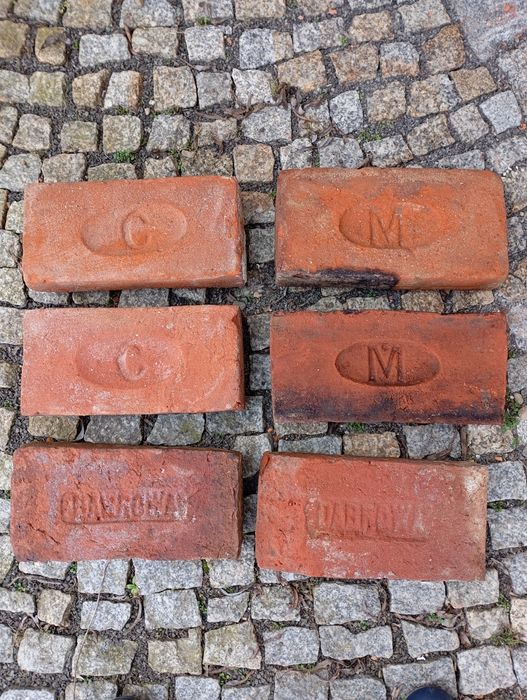 cegła  sygnowana stara