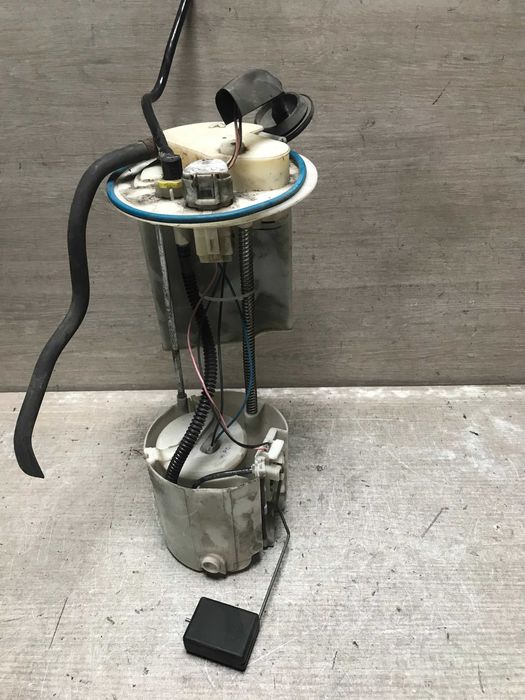 Бензонасос паливний топливный Toyota Yaris 1.0 1.3 1.3 VVTI БЕНЗИН.