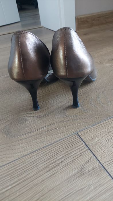 Pantofle czółenka Fabrizio Bertucci 39