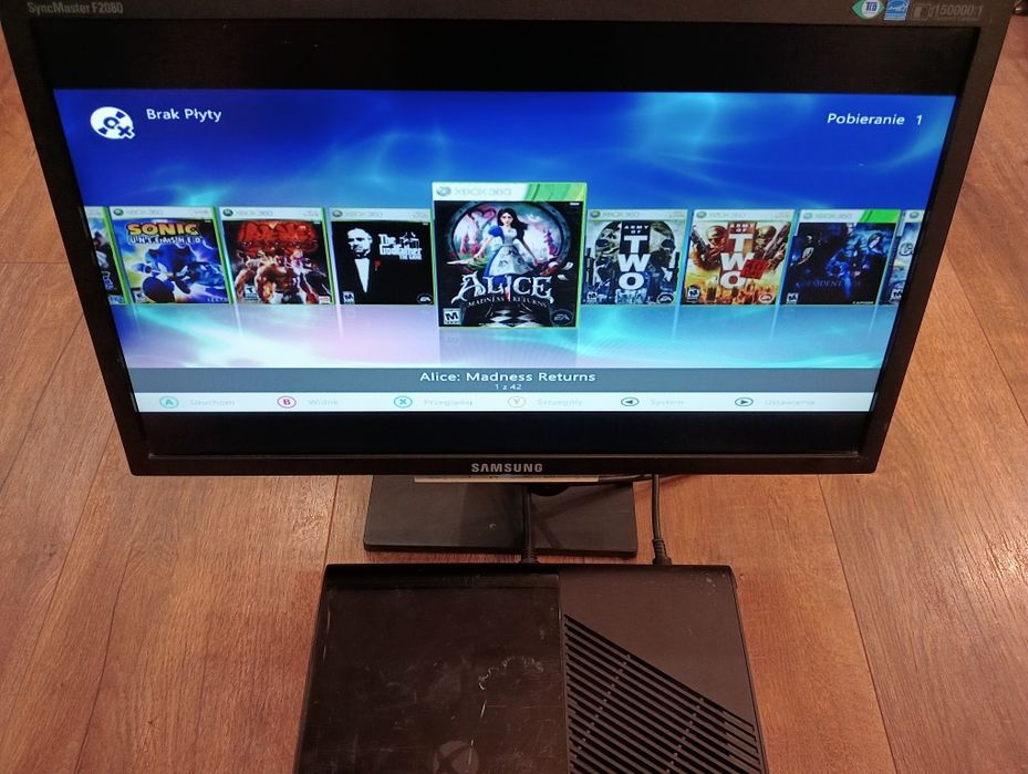 Xbox 360 Slim E - RGH (40 gier)