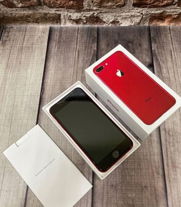 iPhone 8 Plus Red 256GB у відмінному стані, повний заводський комплект, акумулятор 100%.