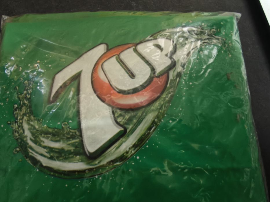 Colchão insuflável 7 Up