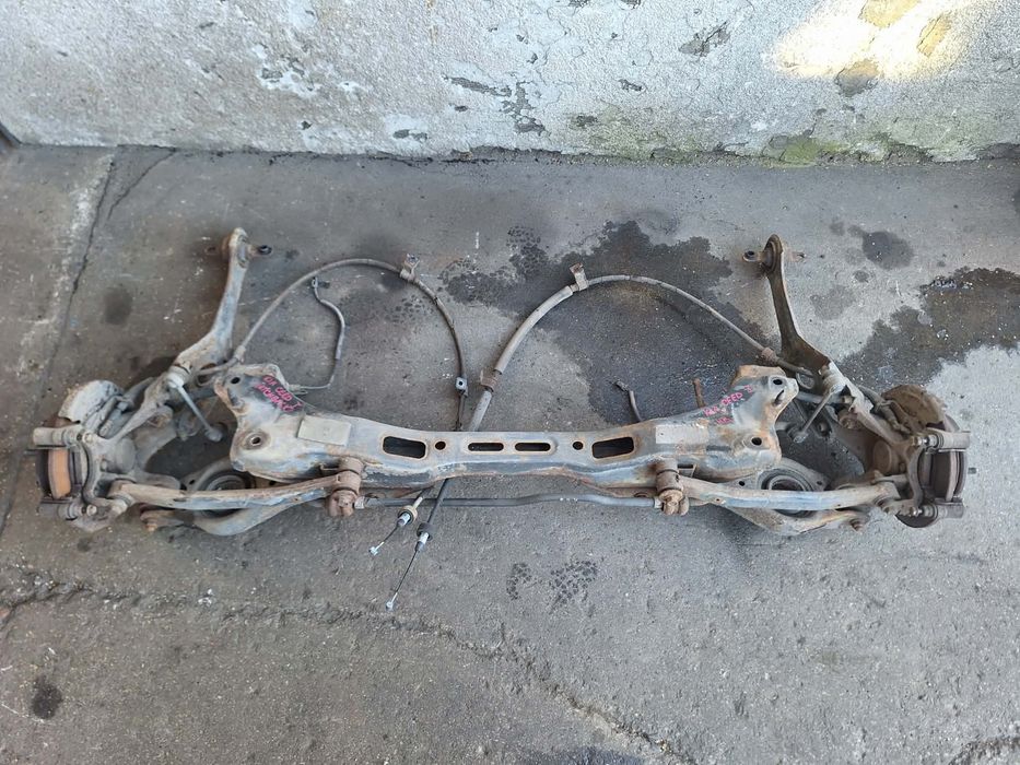 Belka tył Kia Ceed I hatchback zawieszenie belka tylna