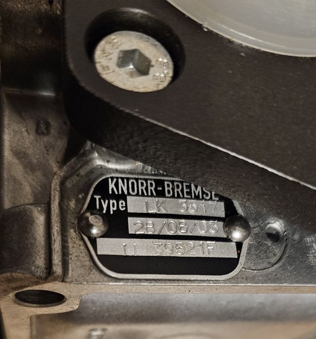 Sprężarka powietrza Knorr Bremse LK 3517 nowa