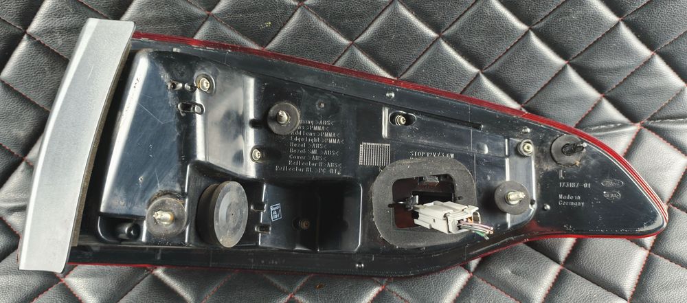 Ford S MAX Lampa Tylna Lewa Lift LED 17318701