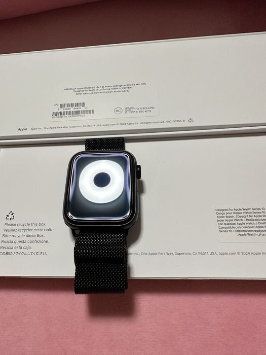Apple watch Se 2 44 mm midnight + додатковий ремінь у подарунок