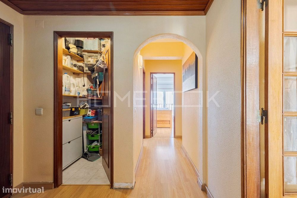 Apartamento T3 com  Arrecadação em Setúbal